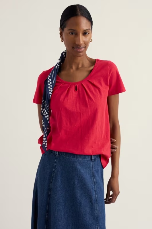 Appletree Keyhole Detail T-Shirt