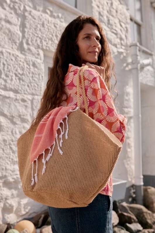 Alkanet Jute Clam-Shaped Bag
