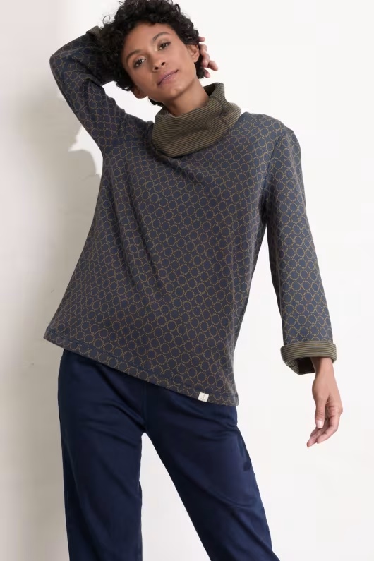 Beacon Glow Reversible Sweatshirt with Detachable Snood